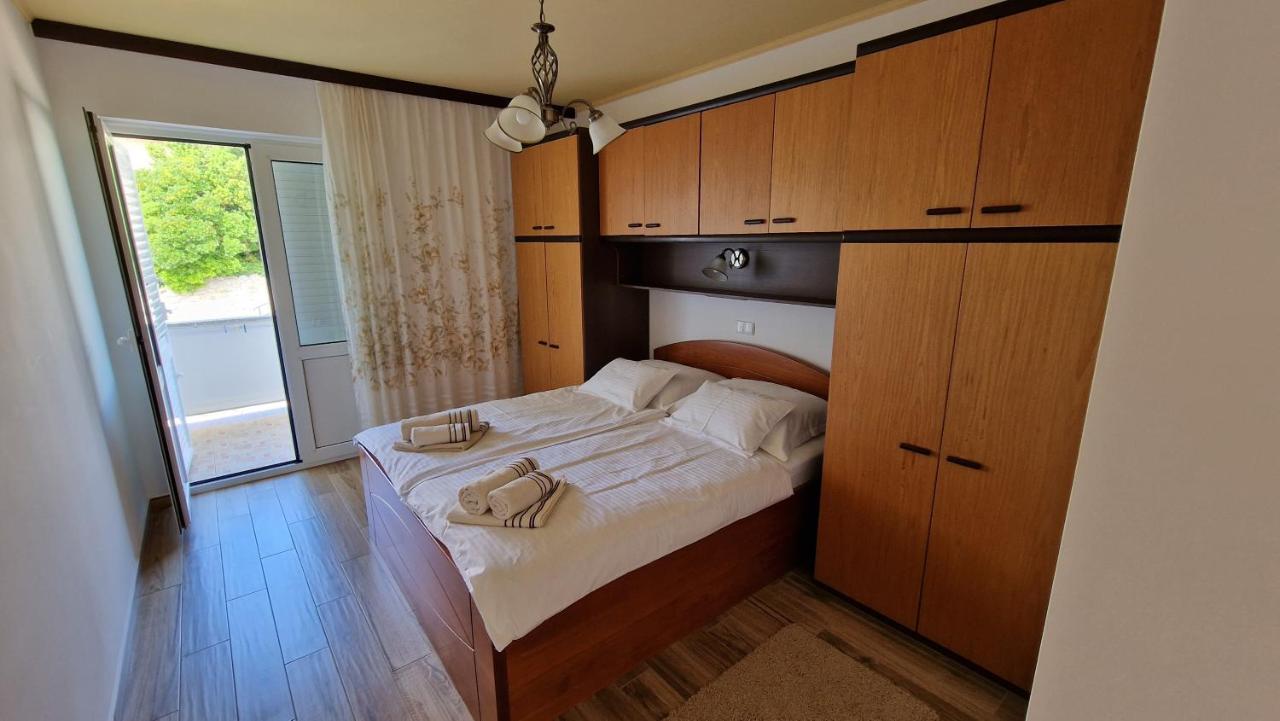 Haus Anica Apartamento Rab Town Exterior foto
