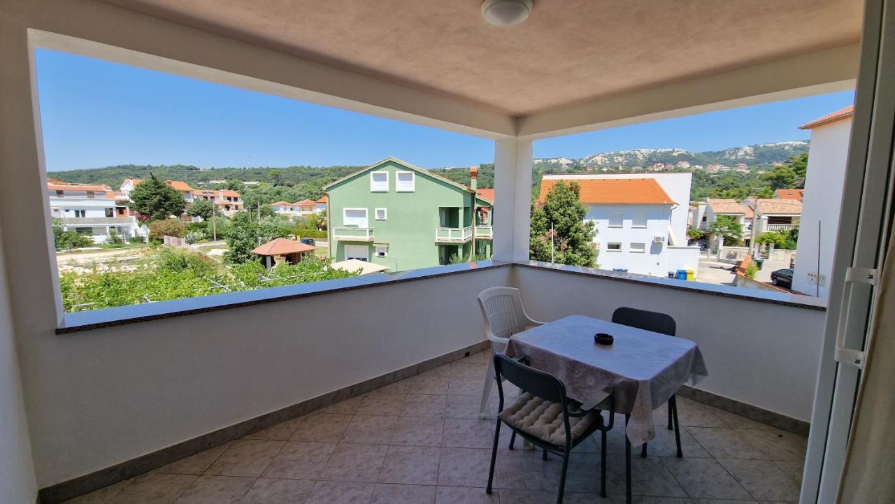 Haus Anica Apartamento Rab Town Exterior foto